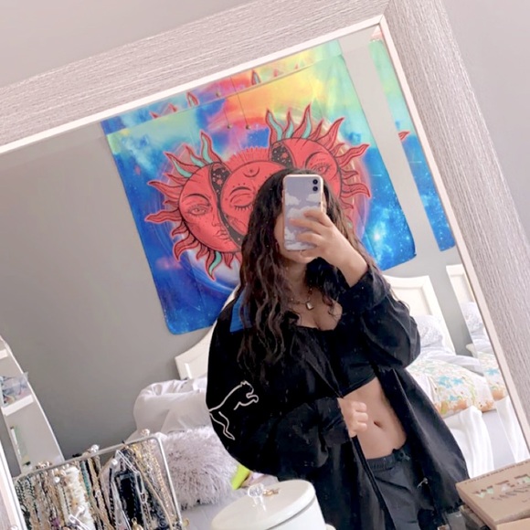 Meet your Posher, Amira - Picture 1 of 1